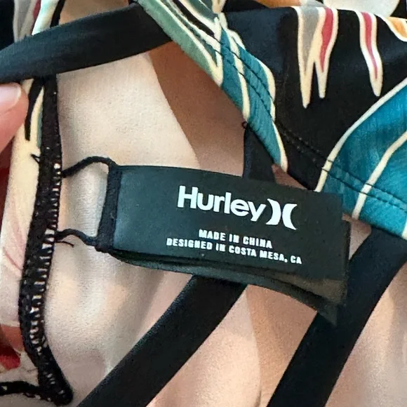 Hurley Ladies' Size M One-Piece Swimsuit, UPF 50+, Black Multi-Color Floral - Picture 5 of 7